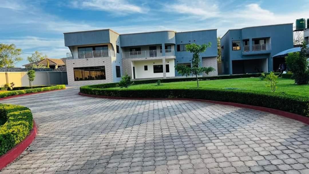 Kasbek Lodge And Tours Lusaka Exteriör bild