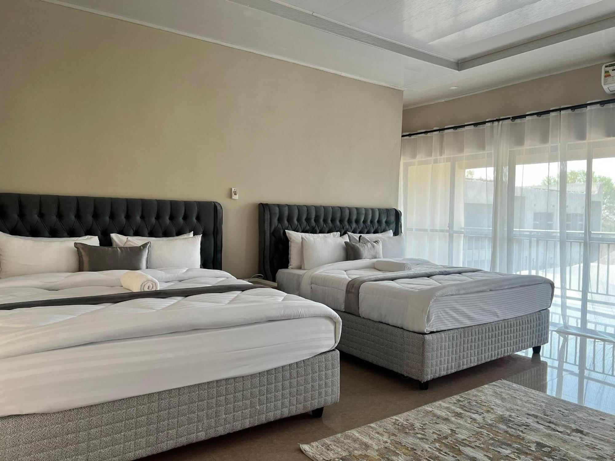 Kasbek Lodge And Tours Lusaka Exteriör bild