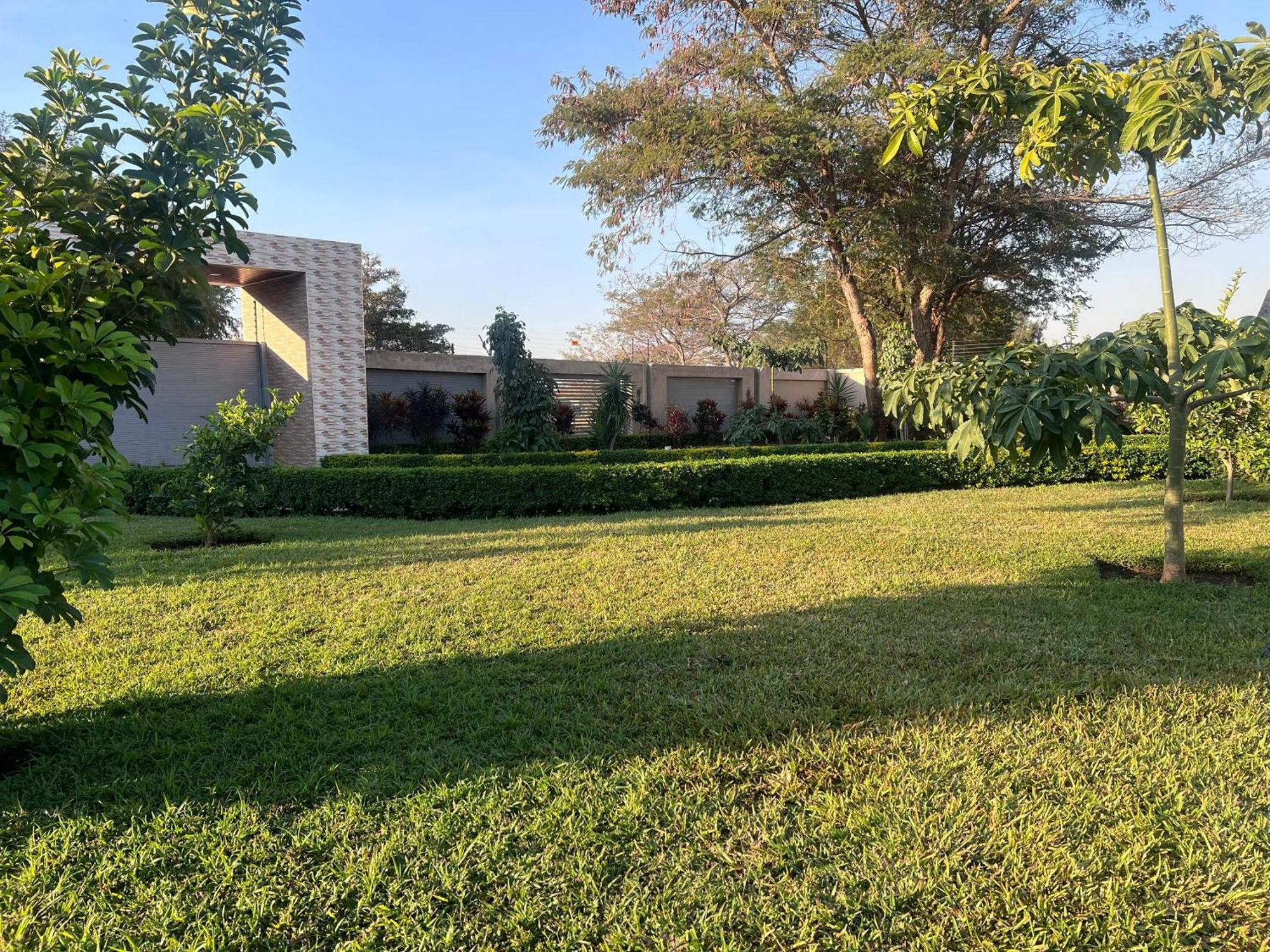 Kasbek Lodge And Tours Lusaka Exteriör bild