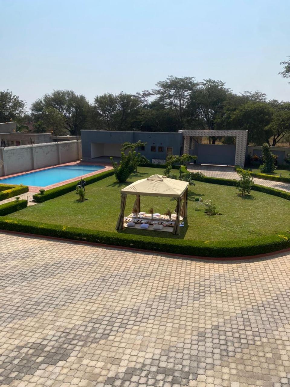 Kasbek Lodge And Tours Lusaka Exteriör bild